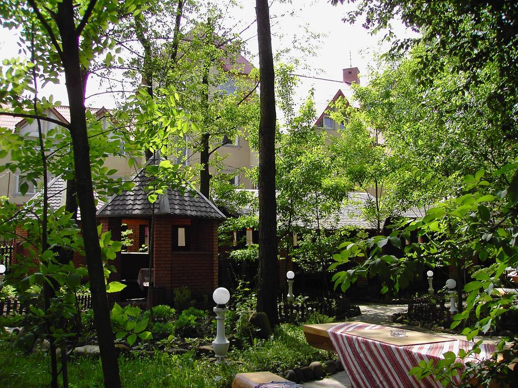 Zabava Guest House Ivano-Frankivsk Extérieur photo