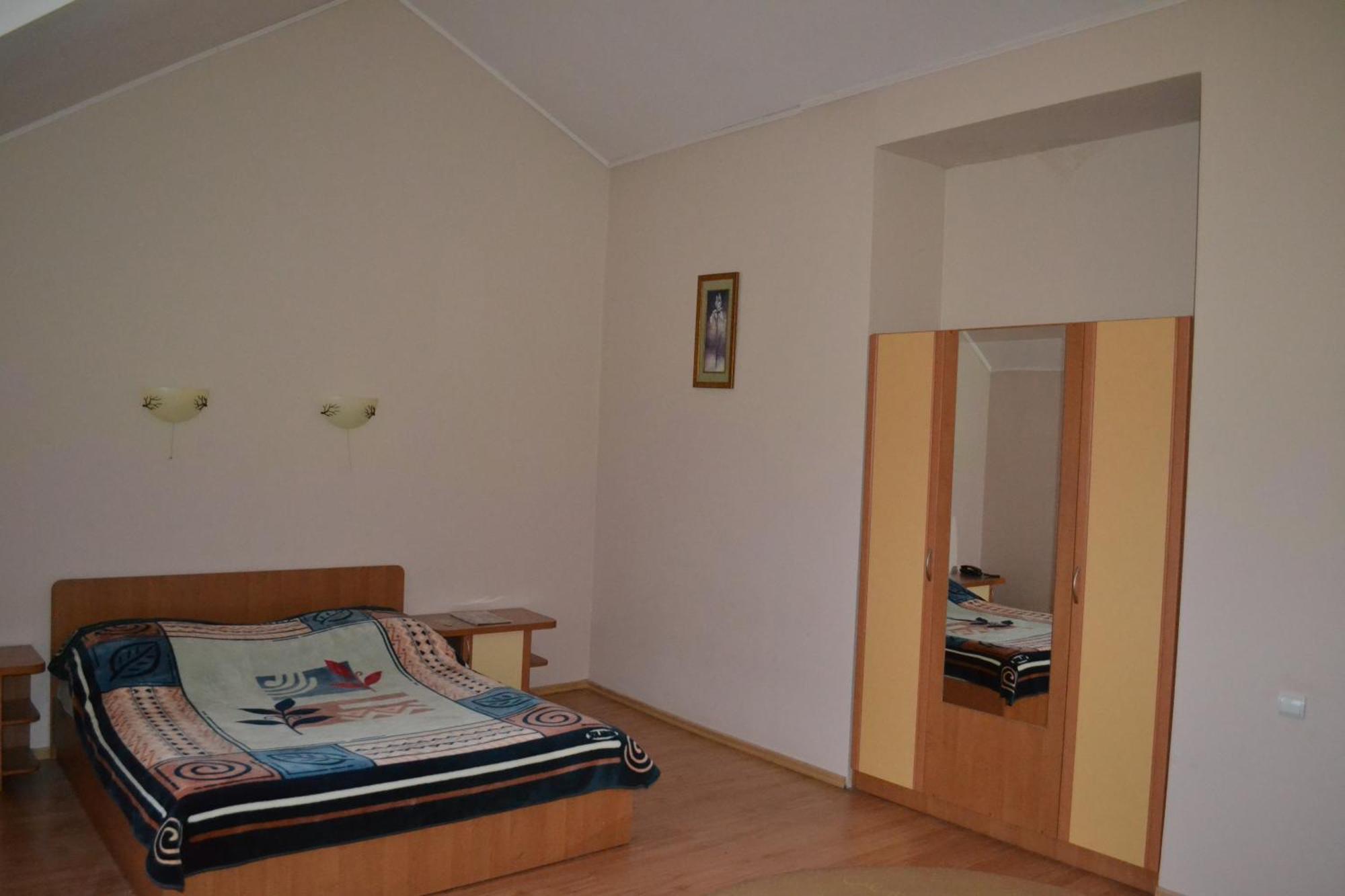 Zabava Guest House Ivano-Frankivsk Chambre photo